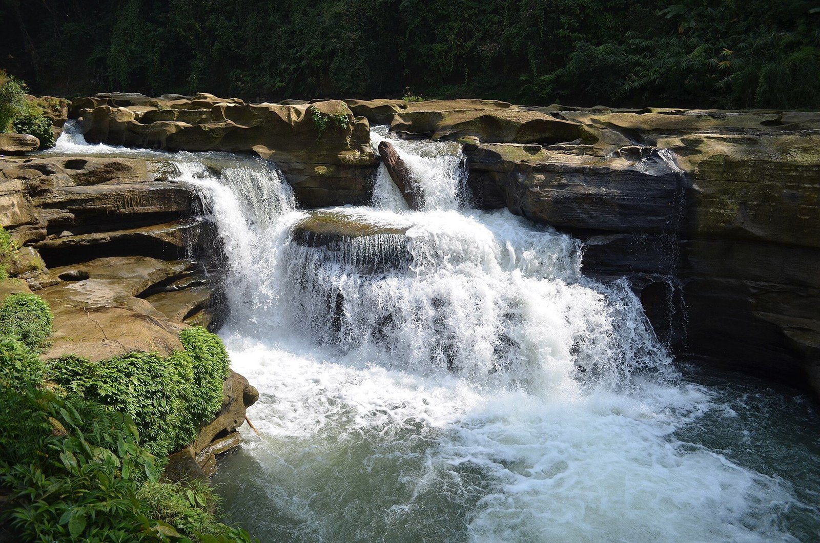 লাংলোক নাফাখুম রিলাক্স ট্রিপ